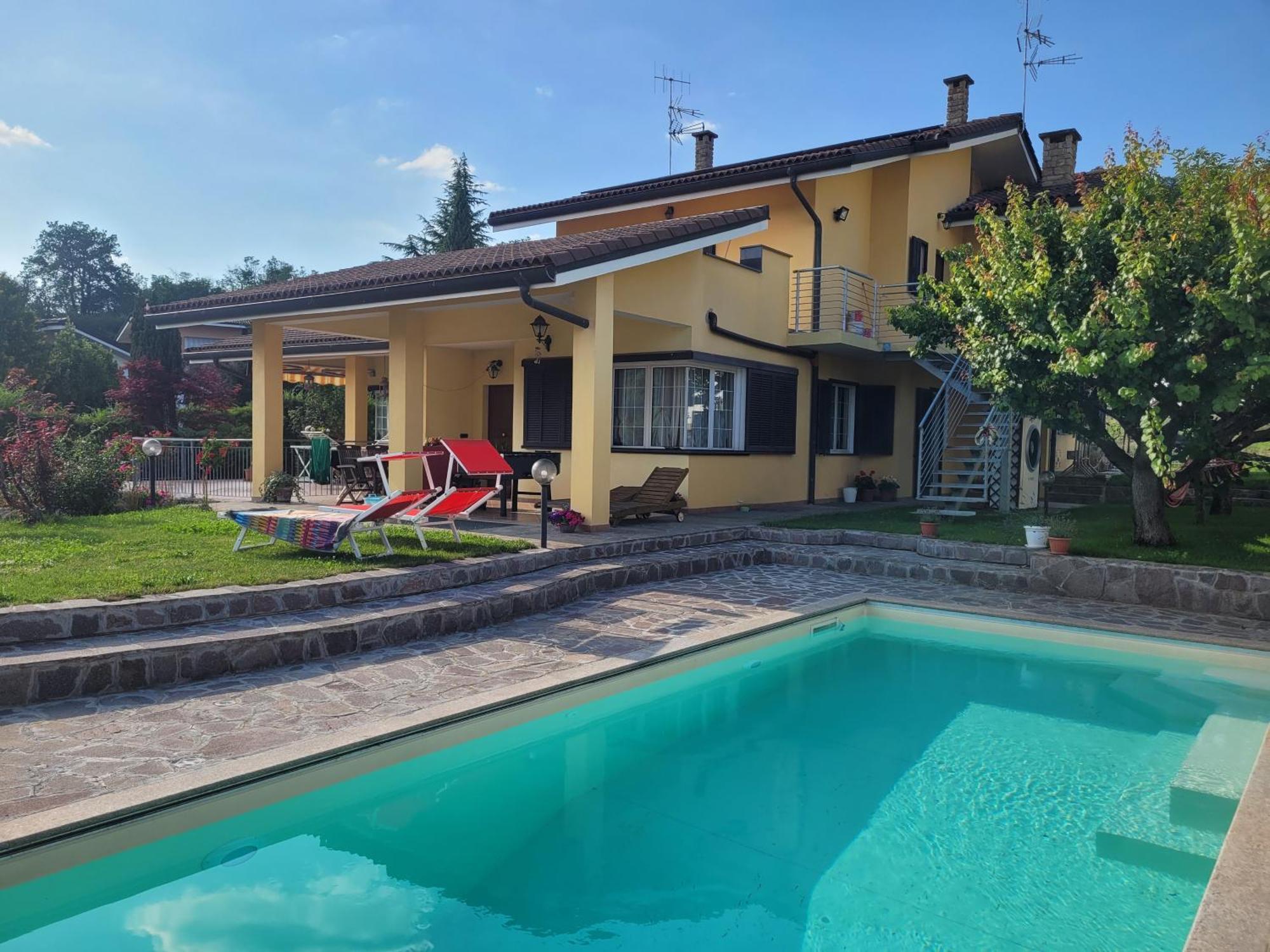 Casa Vacanze Alice E Arianna Cairo Montenotte Exteriör bild