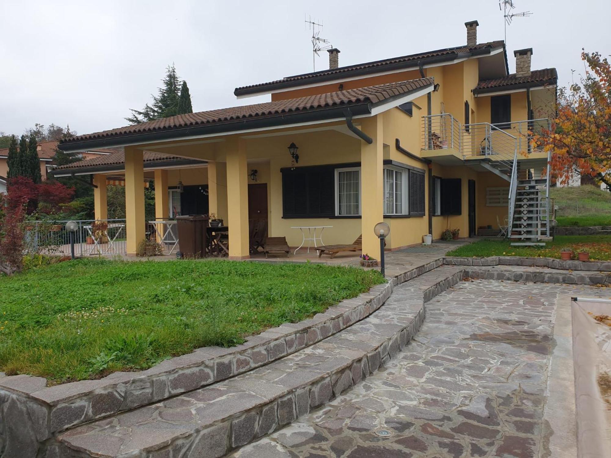 Casa Vacanze Alice E Arianna Cairo Montenotte Exteriör bild