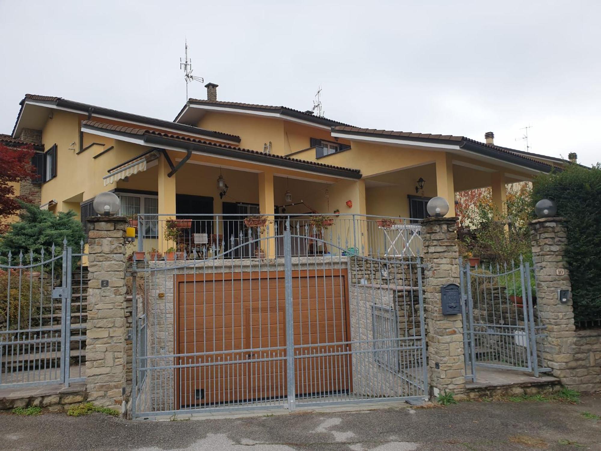 Casa Vacanze Alice E Arianna Cairo Montenotte Exteriör bild